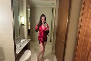 COME AND SEE THIS LONG LEGGED ... - Image 3