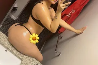 Latina Available 24-7 - Image 1