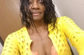 QV SPECIAL 60 ROSES TAKE ADVANTAGE FOR INCALL ONLY - Image 2