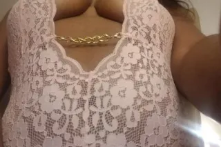 QV SPECIAL 60 ROSES TAKE ADVANTAGE FOR INCALL ONLY - Image 1