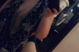 Just an ordinary girl😉if that's your thing... - Image 1